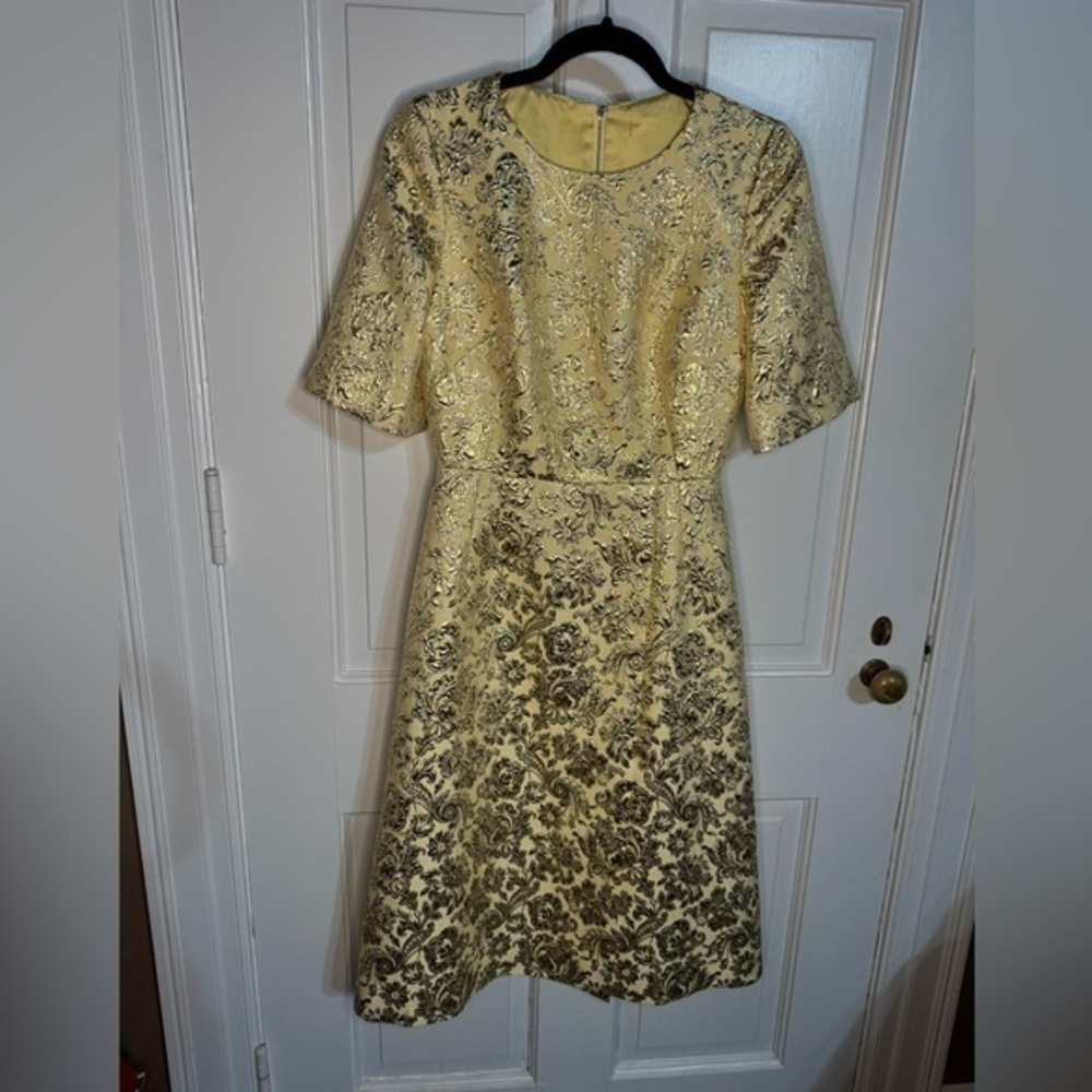Dolce & Gabbana Brocade Short-Sleeve Mini Dress in Yellow Gold Brocade Size 42